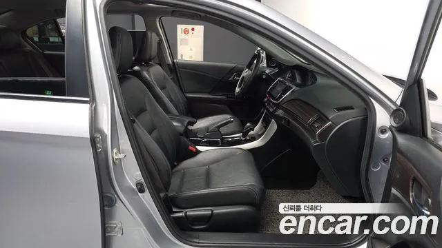 Honda Accord 2017 — фото 17