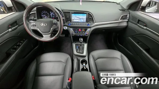 Hyundai AVANTE 2018 — фото 10
