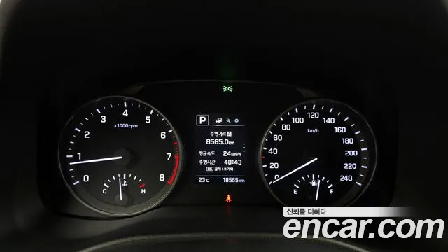 Hyundai AVANTE 2018 — фото 11