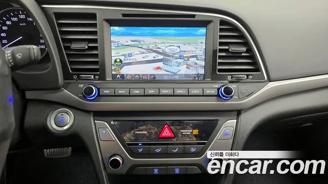 Hyundai AVANTE 2018 — фото 20