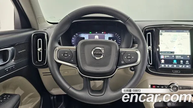 Volvo XC40 2025 — фото 13