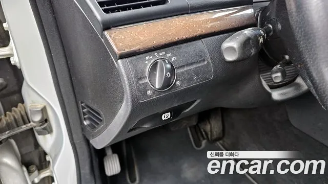 Mercedes-Benz E-Class 2008 — фото 16