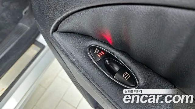 Mercedes-Benz E-Class 2008 — фото 19