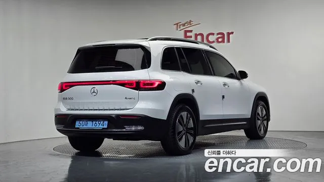 Mercedes-Benz EQB 2024 — фото 1