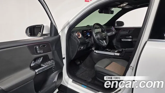 Mercedes-Benz EQB 2024 — фото 12