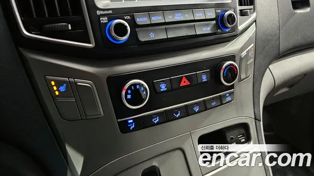 Hyundai Starex 2019 — фото 16