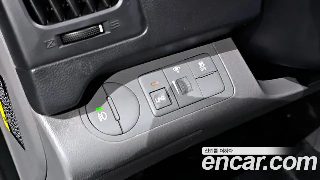 Hyundai Starex 2019 — фото 19