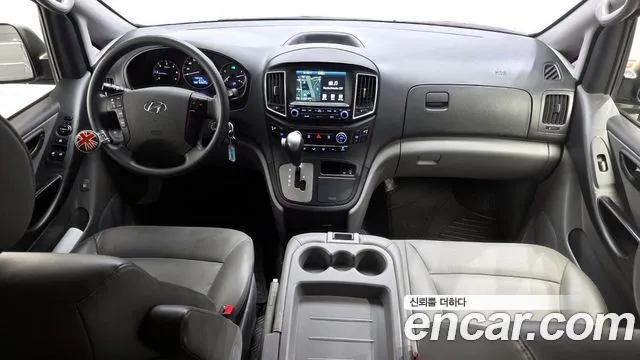 Hyundai Starex 2017 — фото 7