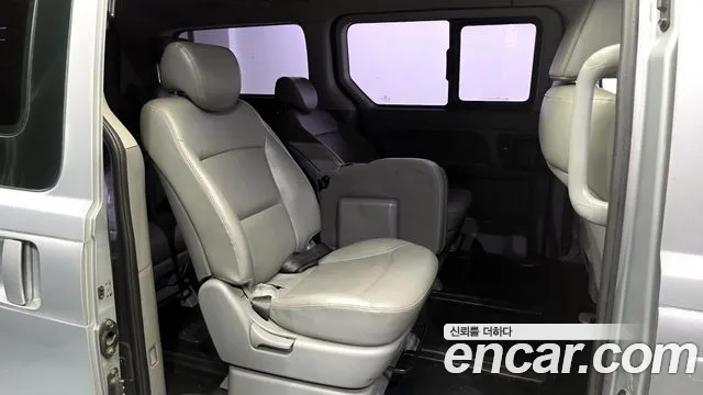 Hyundai Starex 2017 — фото 11