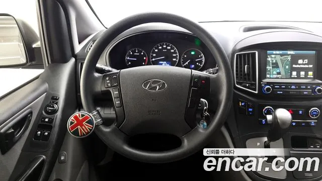 Hyundai Starex 2017 — фото 13