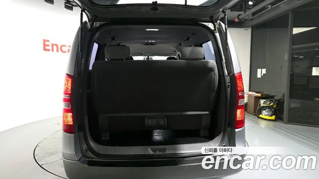 Hyundai Starex 2017 — фото 16