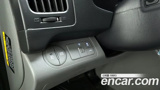 Hyundai Starex 2017 — фото 20