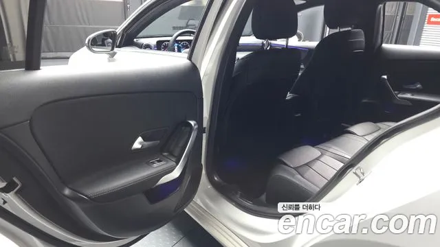 Mercedes-Benz A-Class 2021 — фото 16