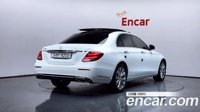 Mercedes-Benz E-Class 2017 — фото 2