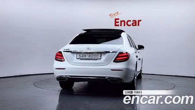 Mercedes-Benz E-Class 2017 — фото 4