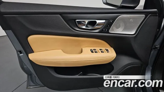 Volvo S60 2021 — фото 13