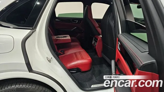 Porsche Cayenne 2021 — фото 11