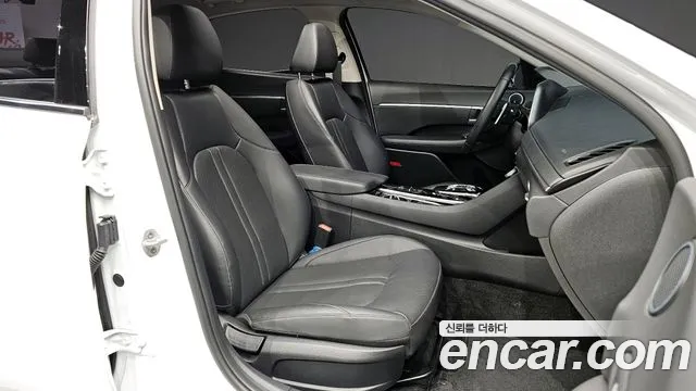 Hyundai Sonata 2023 — фото 17