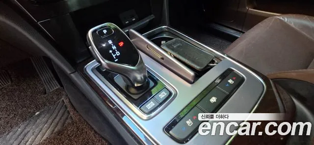 Hyundai Equus 2015 — фото 9