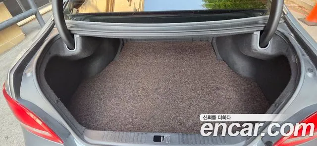 Hyundai Equus 2015 — фото 14