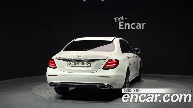 Mercedes-Benz E-Class 2020 — фото 4