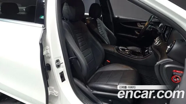 Mercedes-Benz E-Class 2020 — фото 16