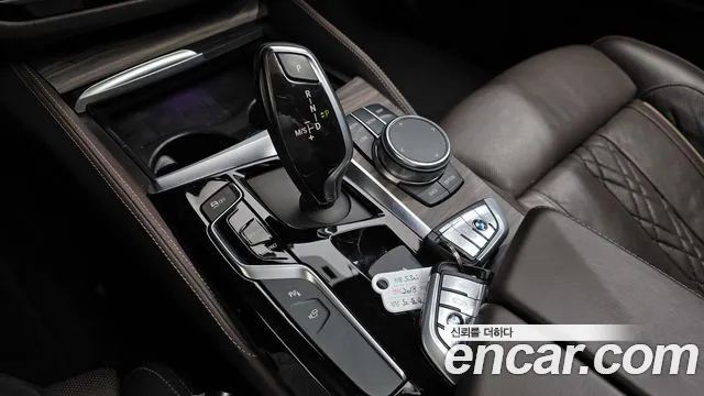 BMW 5-Series 2018 — фото 12