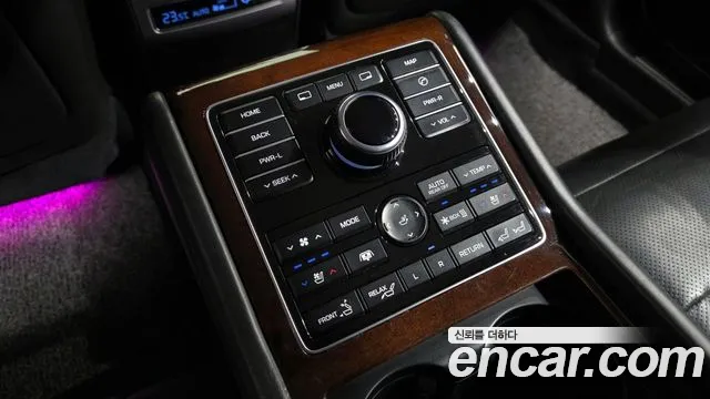 Hyundai Equus 2014 — фото 17
