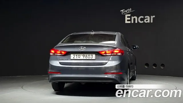 Hyundai AVANTE 2018 — фото 4