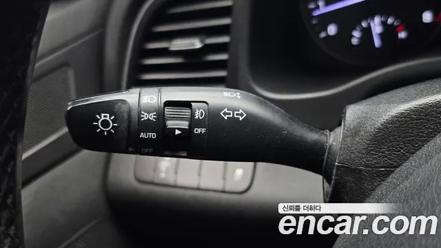 Hyundai AVANTE 2018 — фото 16