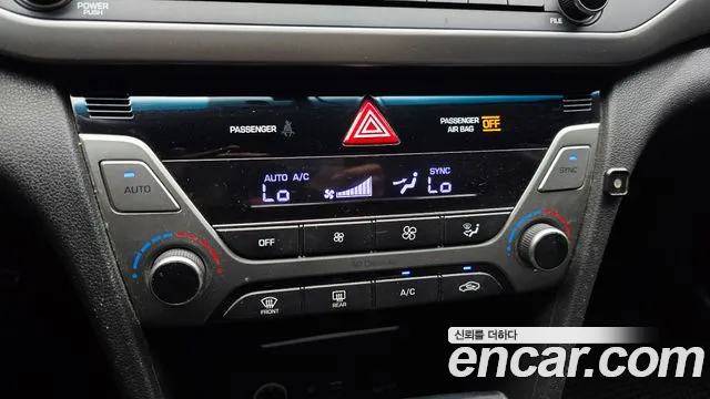 Hyundai AVANTE 2018 — фото 18
