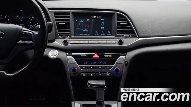 Hyundai AVANTE 2018 — фото 20