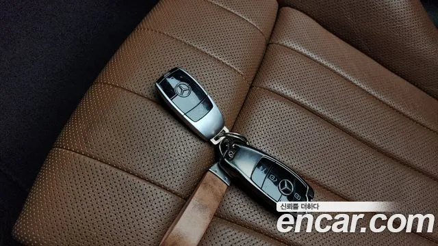 Mercedes-Benz E-Class 2018 — фото 20