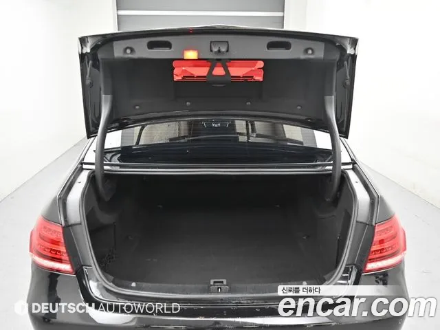 Mercedes-Benz E-Class 2014 — фото 19