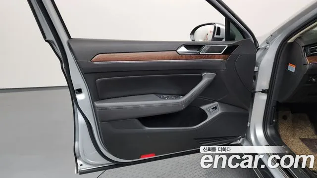 Volkswagen Passat 2018 — фото 14