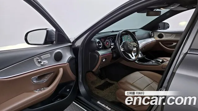 Mercedes-Benz E-Class 2019 — фото 10