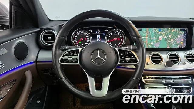 Mercedes-Benz E-Class 2019 — фото 13