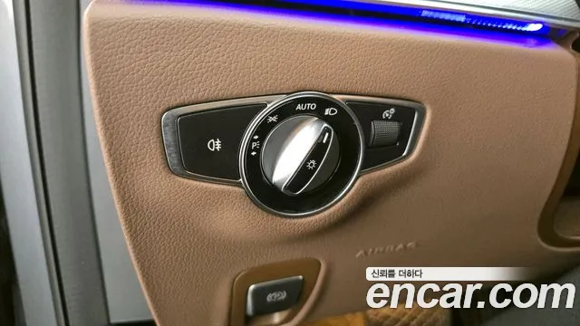 Mercedes-Benz E-Class 2019 — фото 19