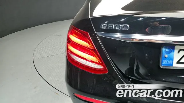 Mercedes-Benz E-Class 2019 — фото 9