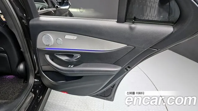 Mercedes-Benz E-Class 2019 — фото 15
