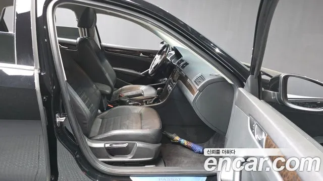 Volkswagen Passat 2015 — фото 11