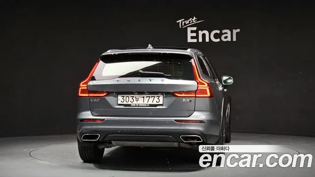 Volvo V60 2021 — фото 4