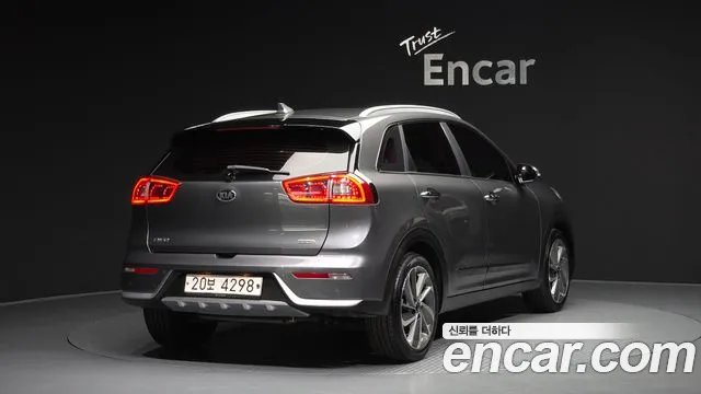 Kia Niro 2018 — фото 2