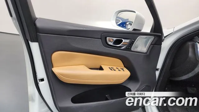 Volvo XC60 2021 — фото 14