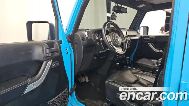Jeep Wrangler 2017 — фото 13