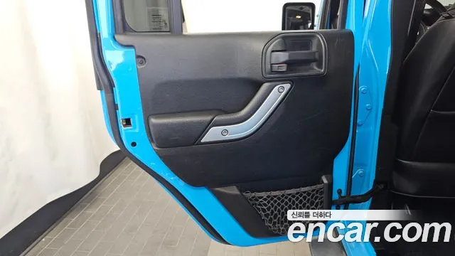 Jeep Wrangler 2017 — фото 15