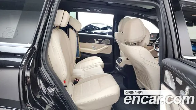 Mercedes-Benz GLS-Class 2025 — фото 11
