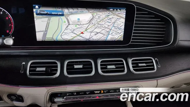 Mercedes-Benz GLS-Class 2025 — фото 12