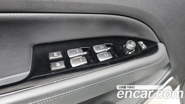 KG_Mobility_Ssangyong Rexton 2018 — фото 16