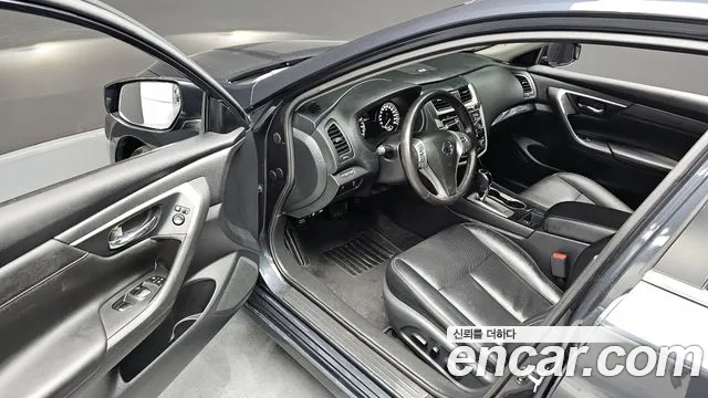 Nissan Altima 2018 — фото 11